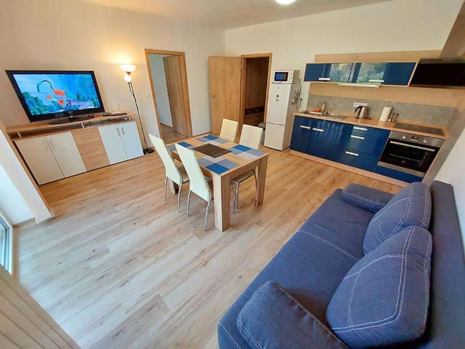 Moderni Apartman Horni Marsov - By Alka Exteriör bild