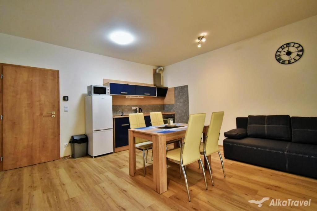 Moderni Apartman Horni Marsov - By Alka Exteriör bild