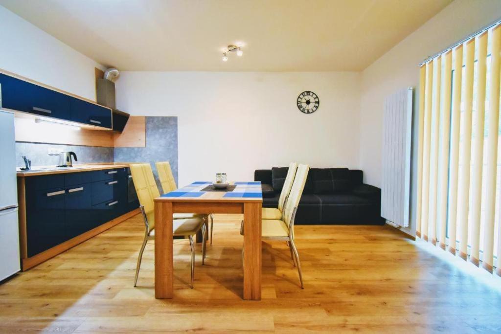 Moderni Apartman Horni Marsov - By Alka Exteriör bild